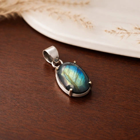 labradorite pendant