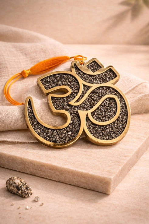 om pyrite hanging