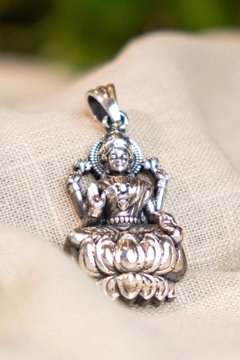 silver-lakshmi-pendant